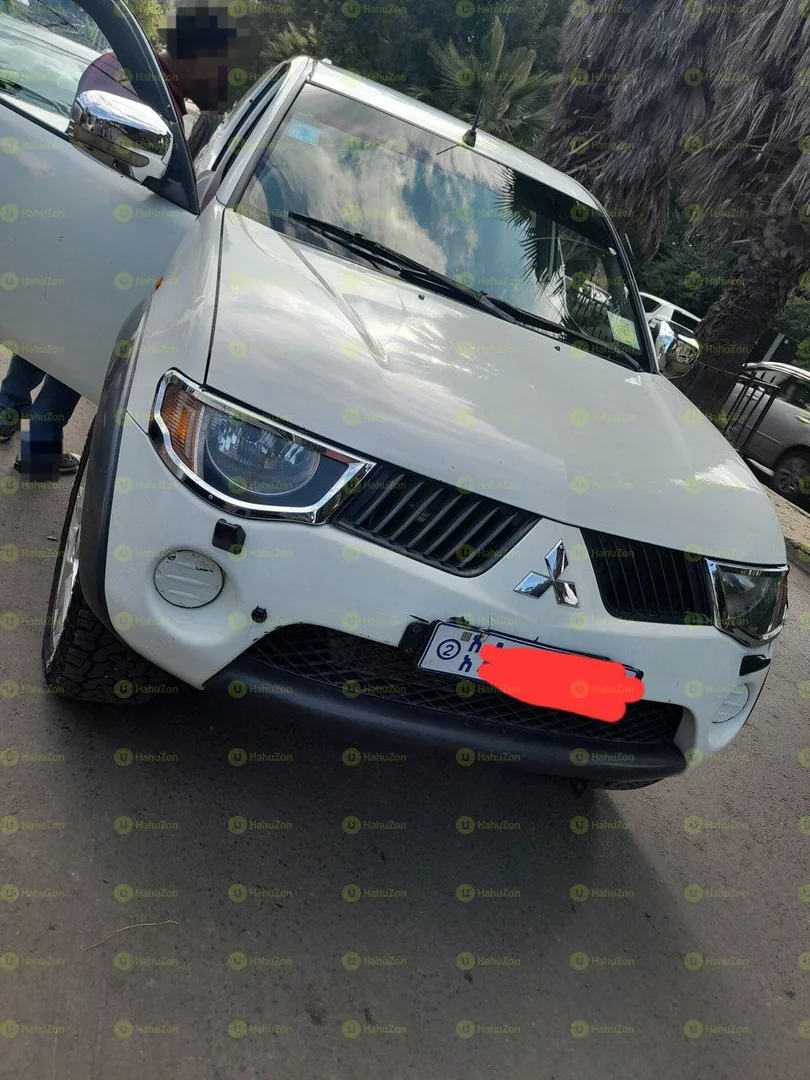 2006 Model-Mitsubishi L200