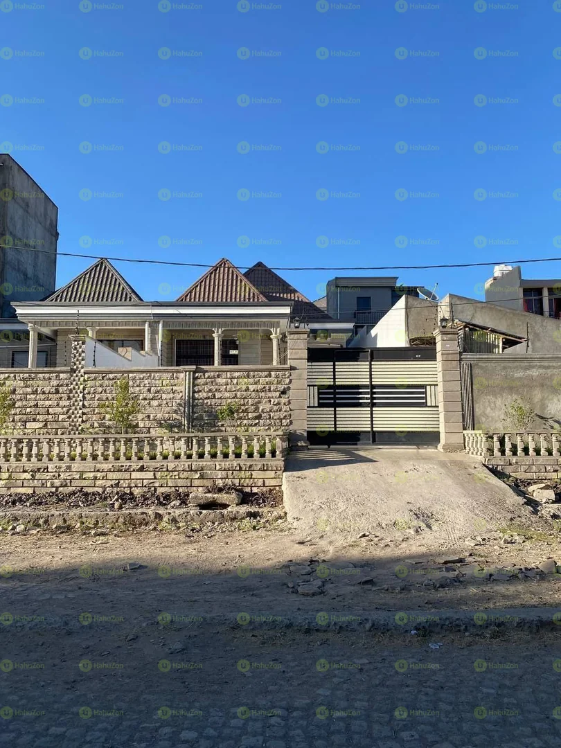 250 የሚሸጥ ዘመናዊ ቪላ ቤት በሰሚት
