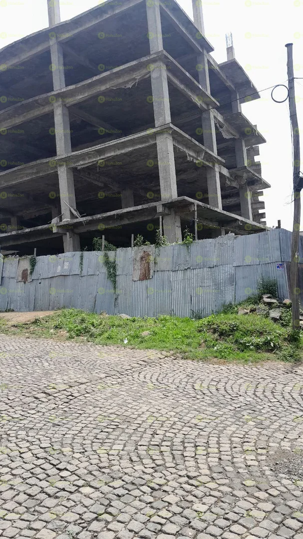 1300 ካሬ የሚሸጥ G+8 ቤት በተወዳጁ ሠፈር