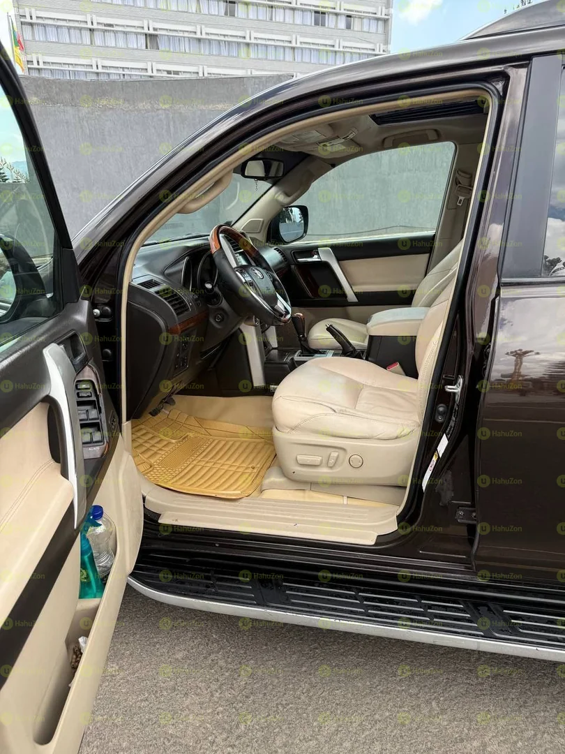 2012 Model-Toyota Land Cruiser Prado