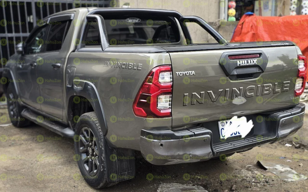 2022 Model-Toyota Hilux Invisible Double cap