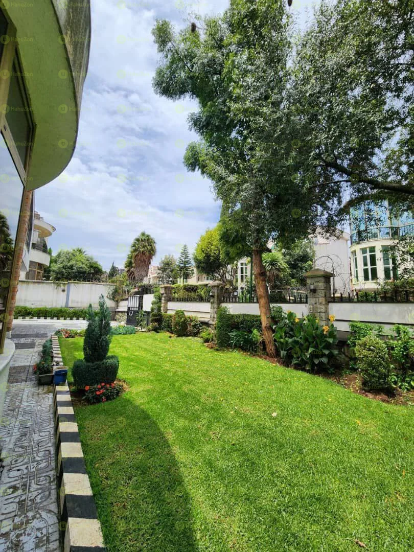 500 ካሬ የሚሸጥ G+1ቤት በCMC