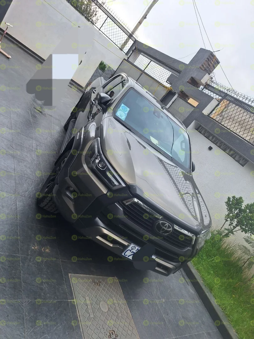 2021 Model-Toyota Hilux invisible Double Cup