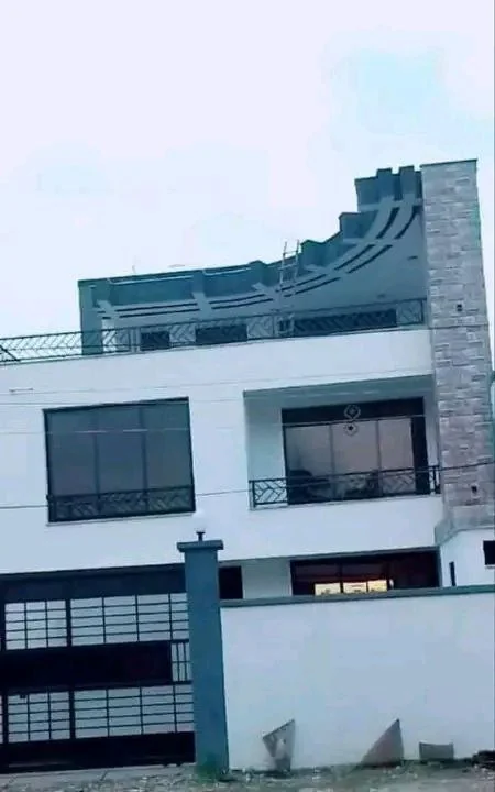 250 ካሬ የሚሸጥ G+2 ቤት በፊጋ