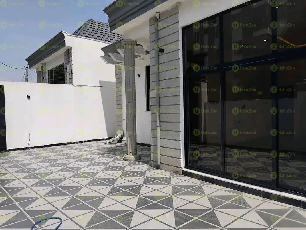 250 የሚሸጥ ዘመናዊ ቪላ ቤት በሰሚት