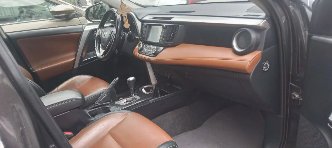 2017 Model-Toyota Rav4