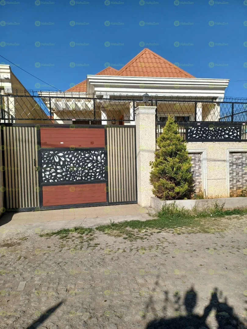 225 ካሬ የሚሸጥ ቪላ ቤት በአያት