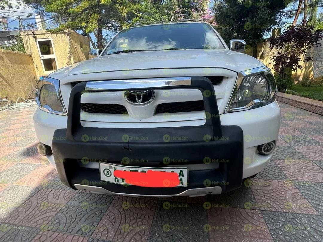 2005 Model-Toyota Hilux Double Cab