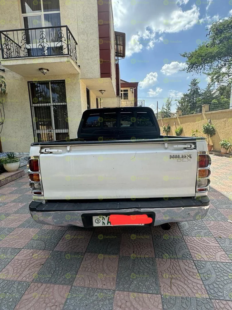 2005 Model-Toyota Hilux Double Cab