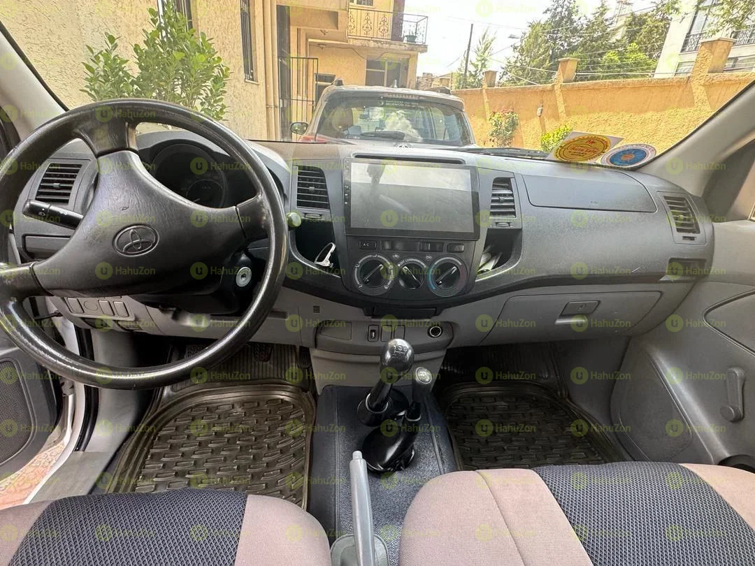 2005 Model-Toyota Hilux Double Cab
