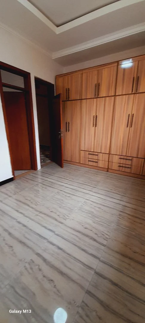 150 ካሬ የሚሸጥ ቤት በአያት