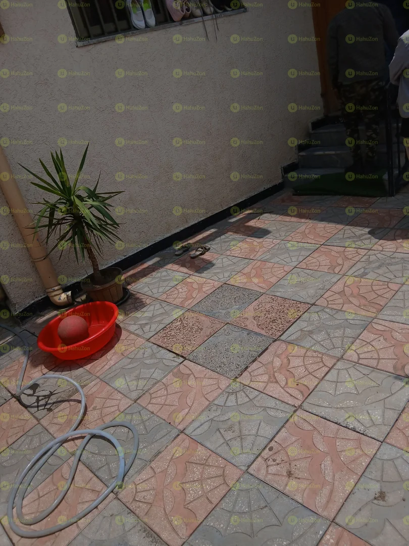 150 ካሬ የሚሸጥ ቤት በአያት