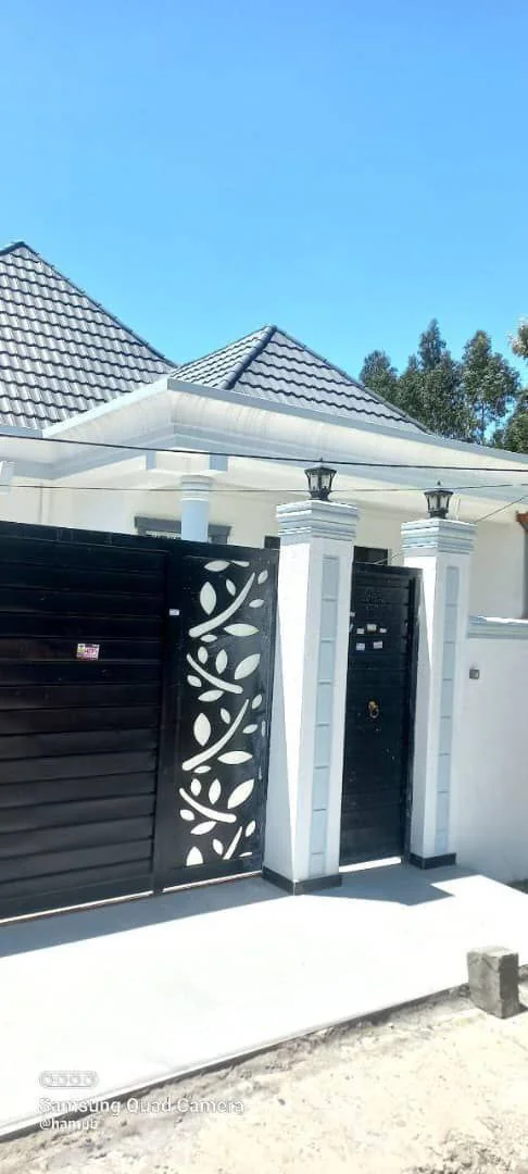 250 ካሬ የሚሸጥ ቪላ ቤት በአያት ዞን