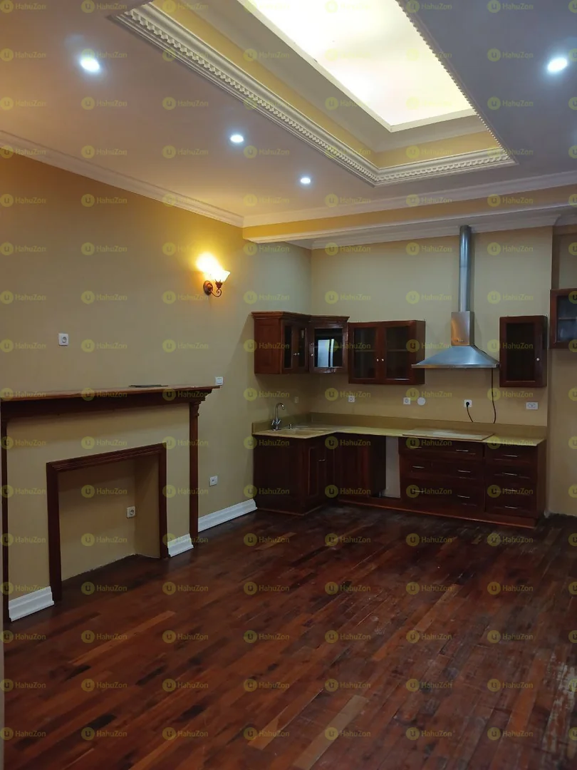 300 ካሬ የሚሸጥ G+1  ቤት በአያት ኮንፓውንድ