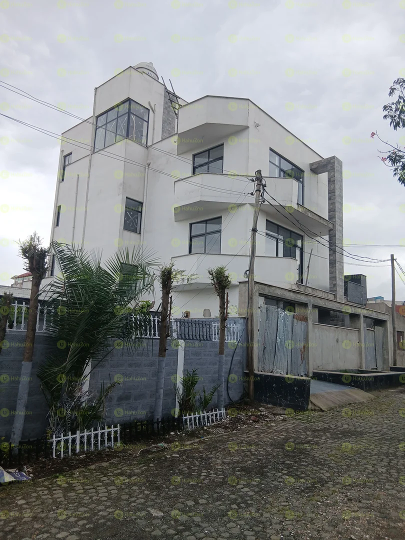200 ካሬ የሚሸጥG+3 ቤት በአያት
