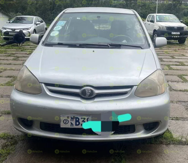 2005 Model-Toyota Platz