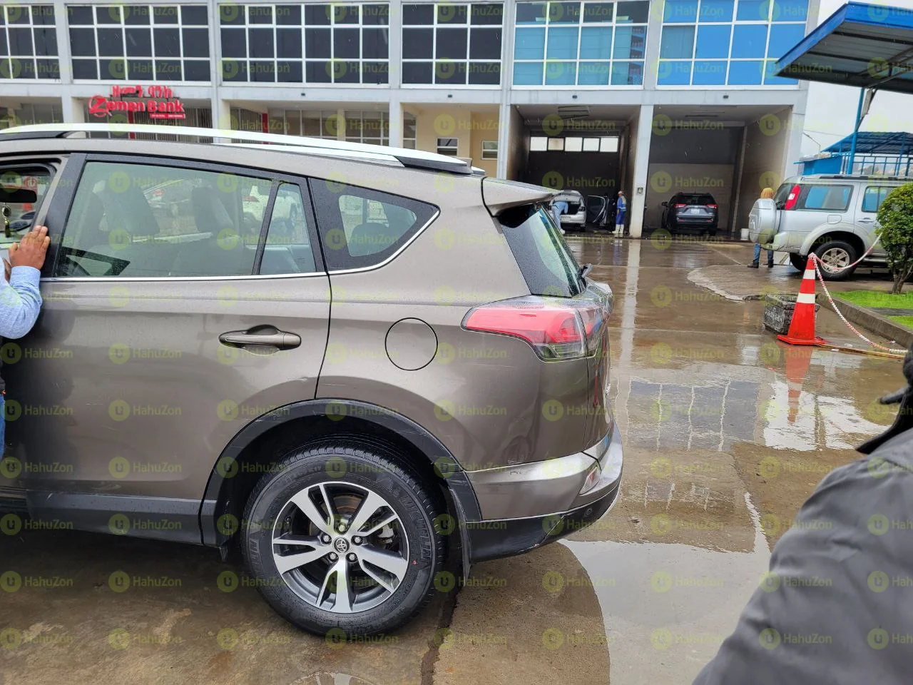 2017 Model-Toyota Rav 4