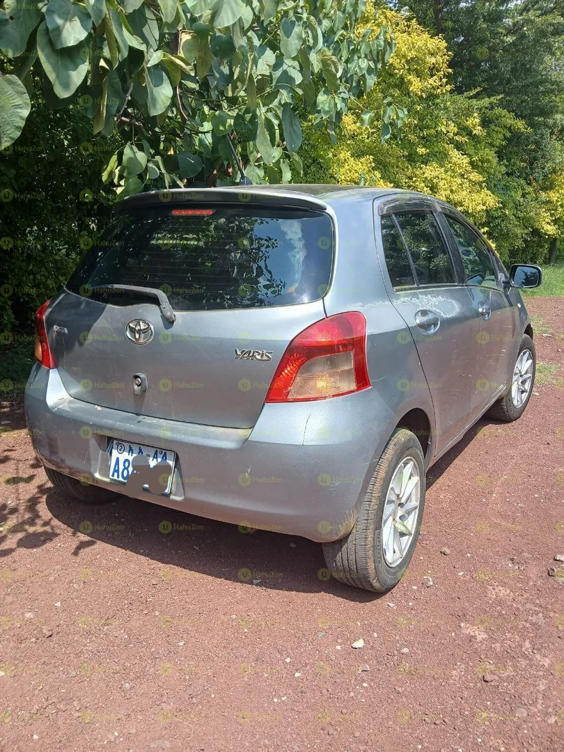 2007 Model-Toyota Yaris Compact