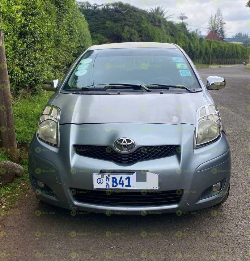2010 Model-Toyota Yaris Compact