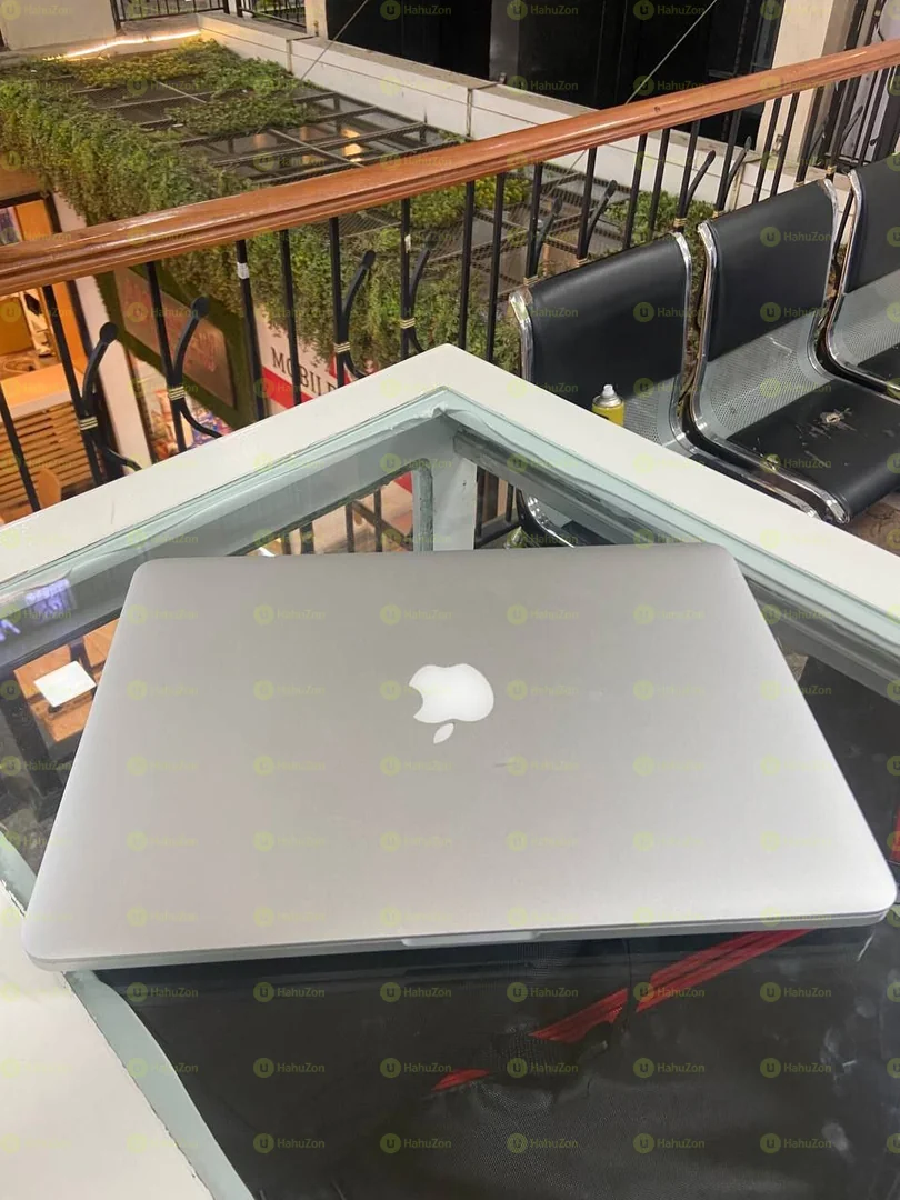 Apple MacBook Pro 2015 Laptop