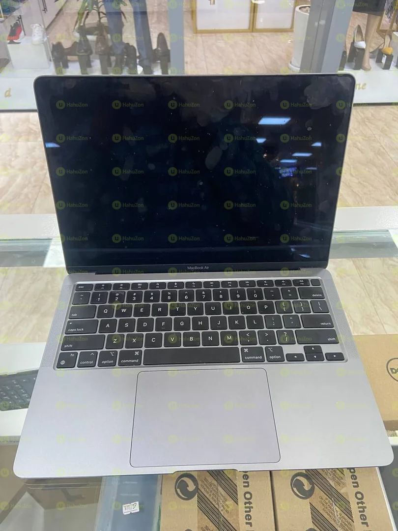 Apple MacBook Air M1 Laptop