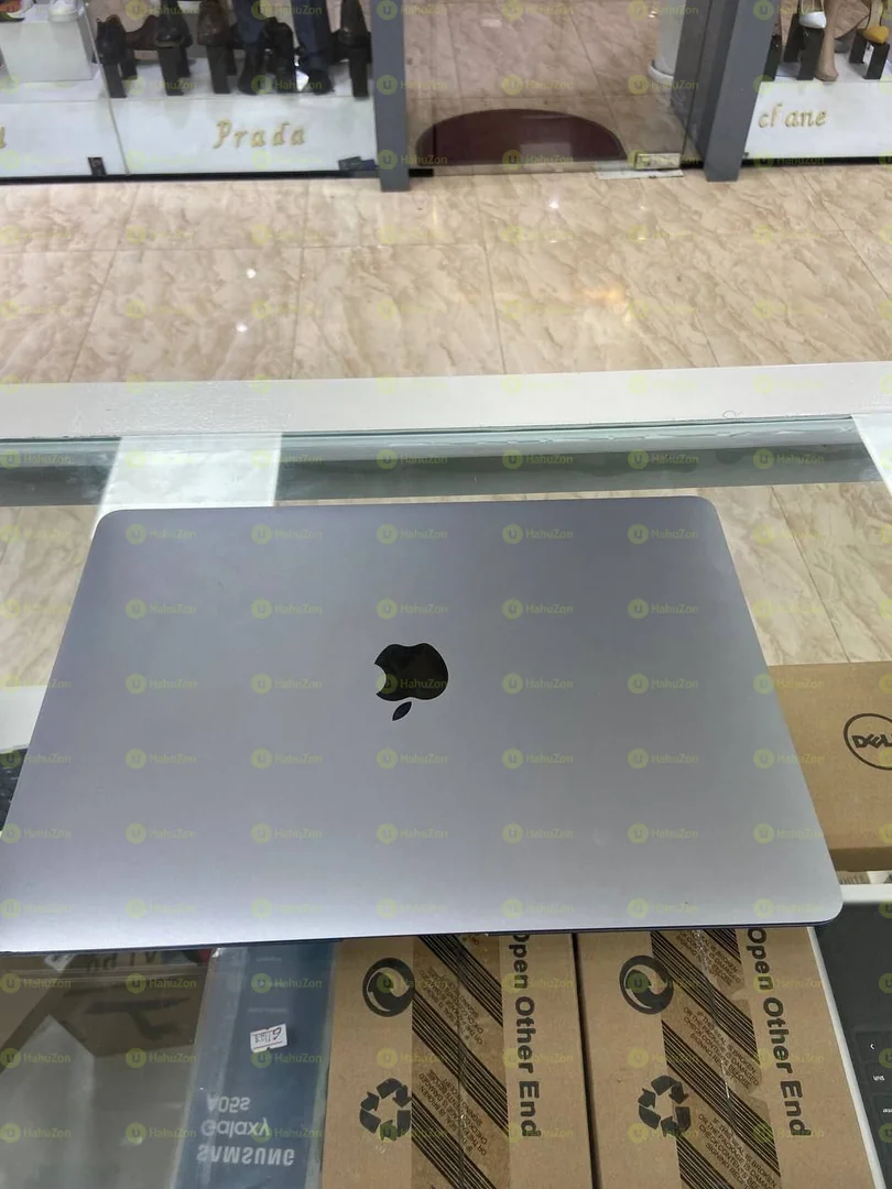 Apple MacBook Air M1 Laptop