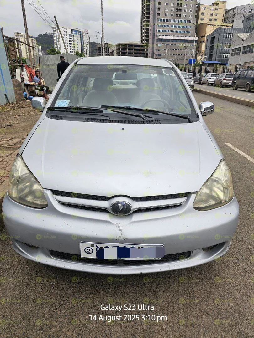 2005 Model-Toyota Platz