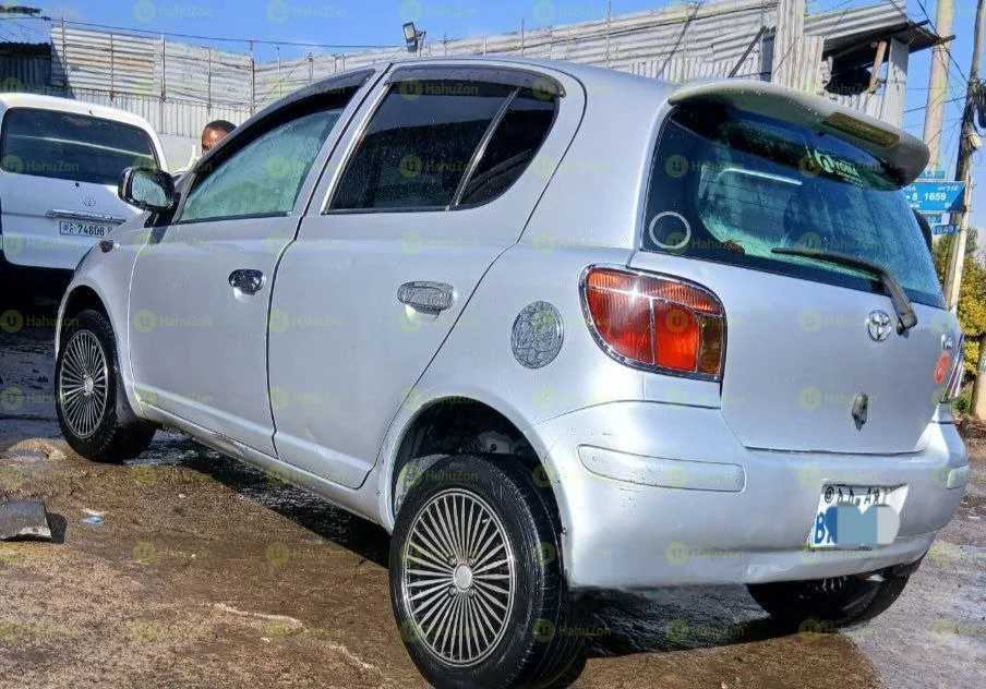 2004 Model-Toyota Vitz