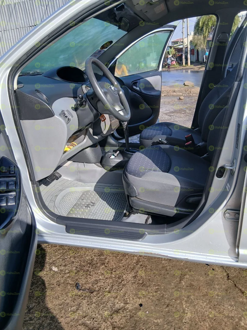 2004 Model-Toyota Vitz