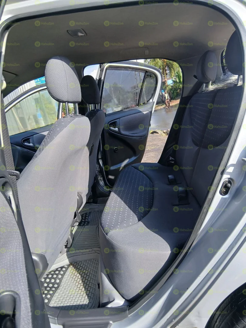 2004 Model-Toyota Vitz