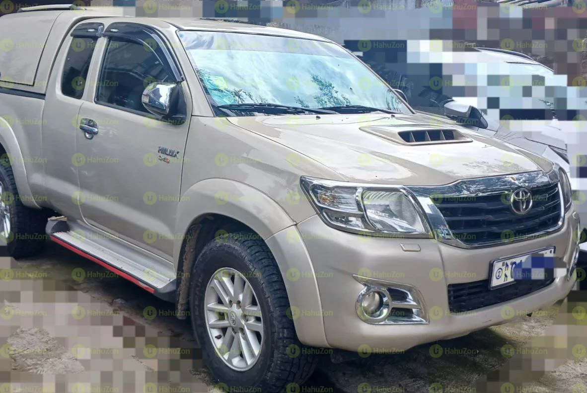 2015 Model-Toyota Hilux Kin-Cab