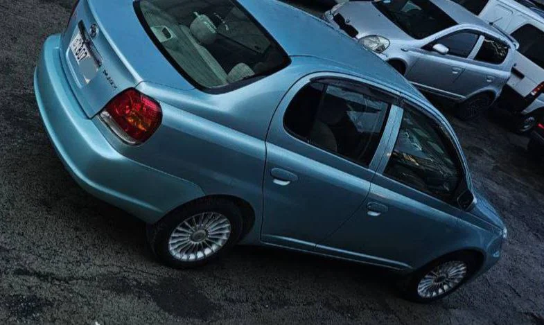 2005 Model-Toyota Platz