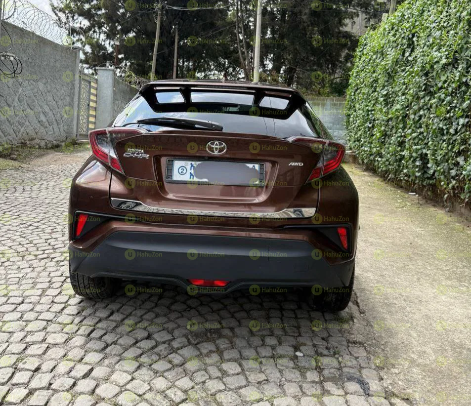 2017 Model-Toyota Ch-R