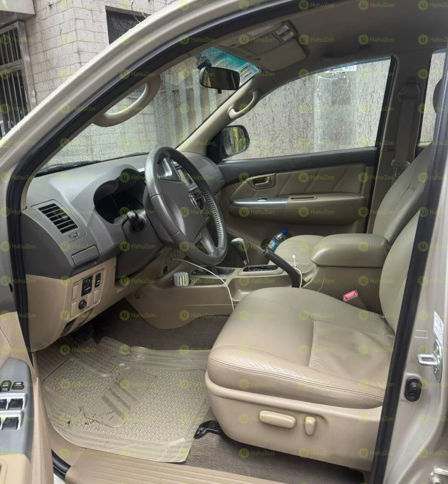 2015 Model-Toyota Hiluxe Double Cap