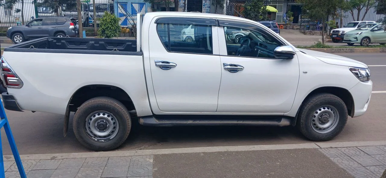 2017 Model-Toyota Hilux Dubl cap