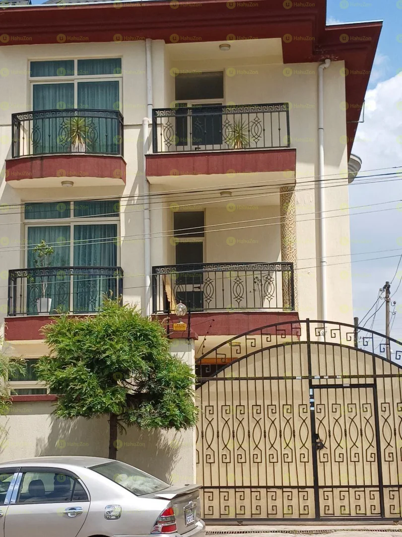 175 ካሬ የሚሸጥ ቤት በሰሚት