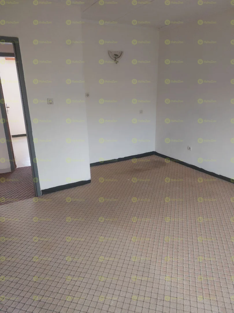 300 ካሬ የሚሸጥ G+1 ቤት በአያት  ዞን  8