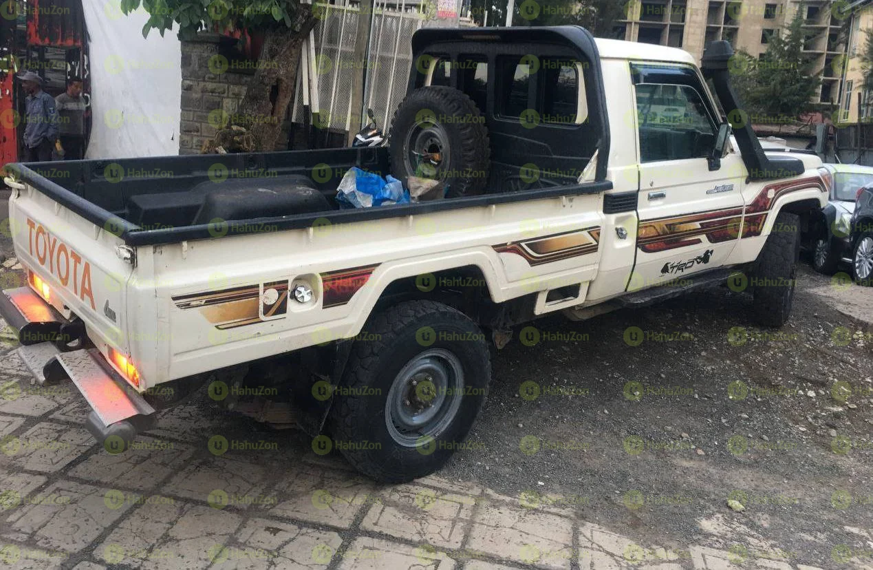 20211 Model-Toyota Long Base Kin Cab