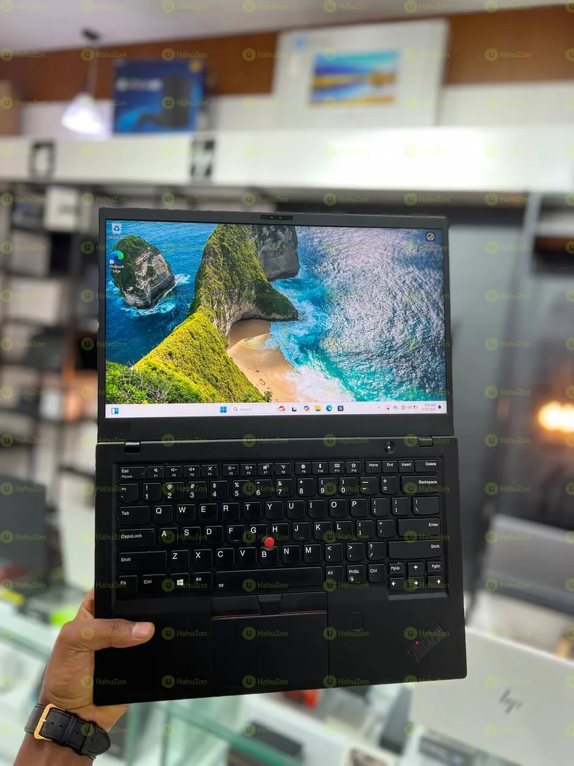 Lenovo X1 Carbon  Core i7 8Th Generation Laptop