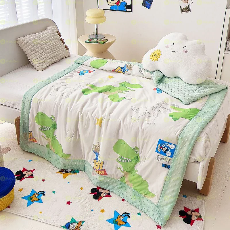 Kids Lightweight Silk Material Simple Summer Blanket