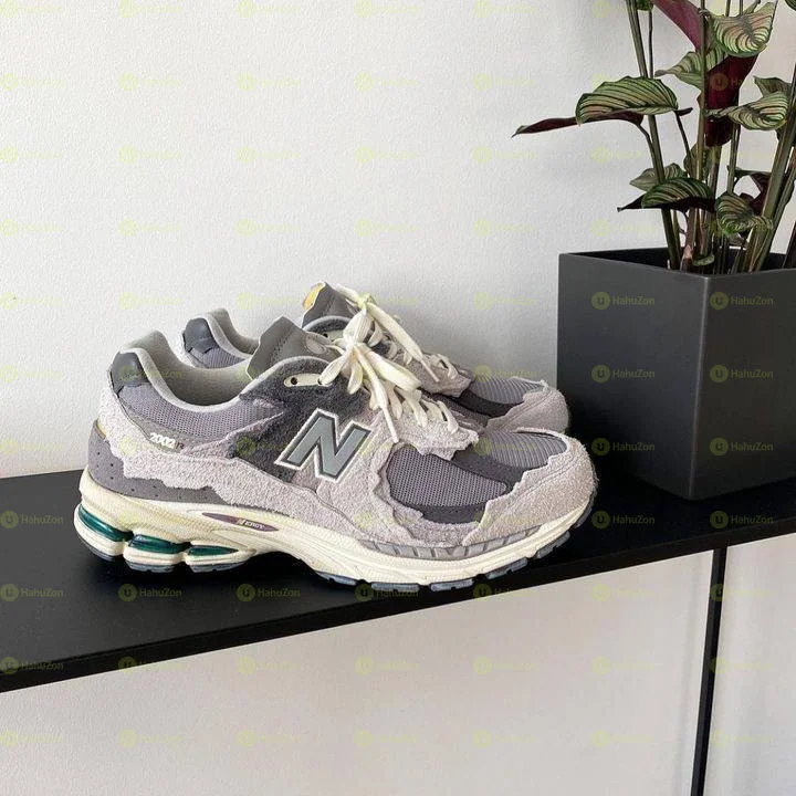 New Balance 2002r Shoes