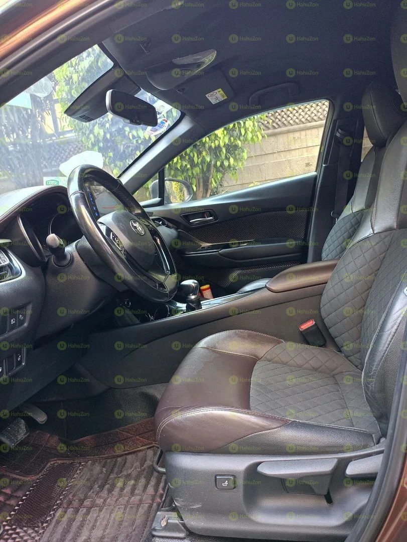 2017 Model-Toyota Ch-R