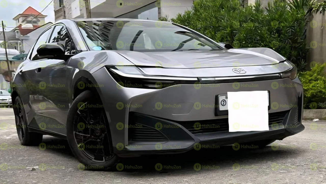 2023 Model-Toyota MBZ3 EV