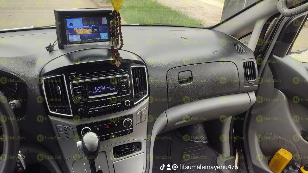 2015 Model-Hyundai Grand Starex