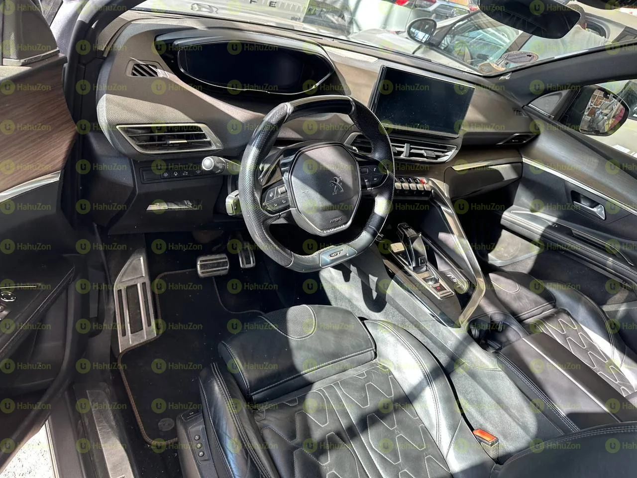 2022 Model-Peugeot 5008 GT - Line