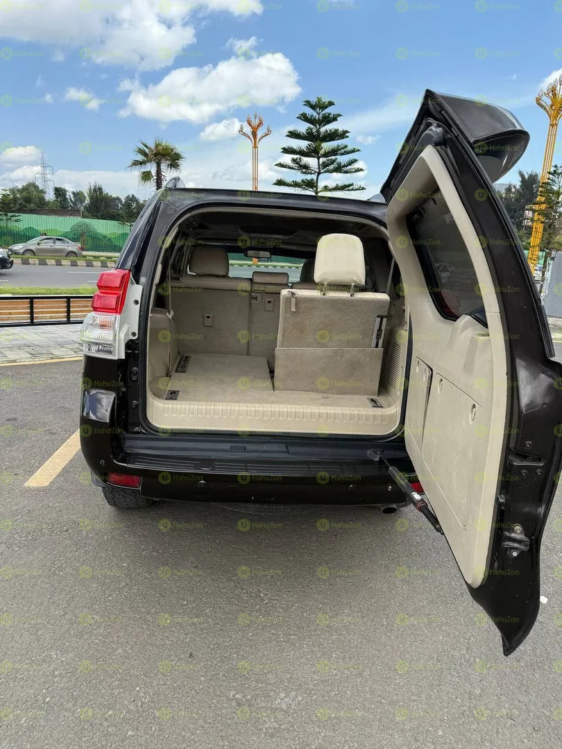 2012 Model-Toyota Land-Cruiser Prado