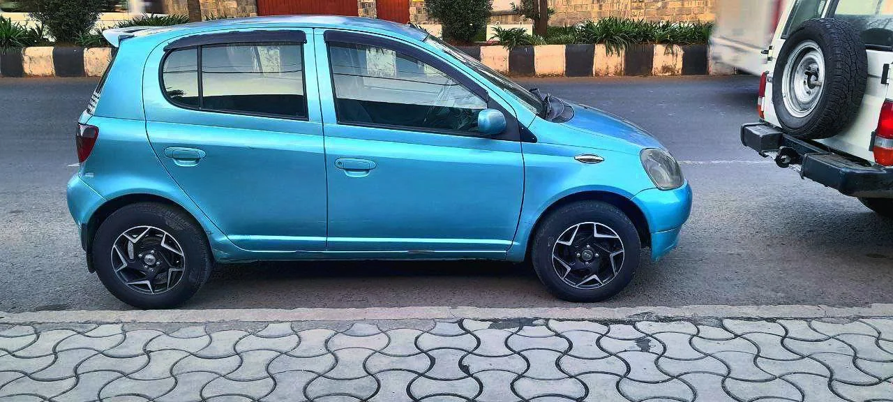 2002 Model-Toyota Vitz