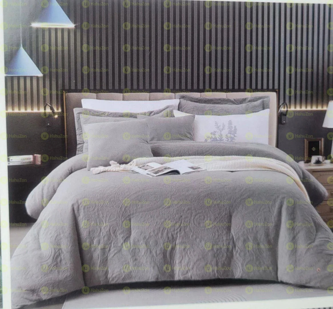 8 ፒስ ኮንፈርት