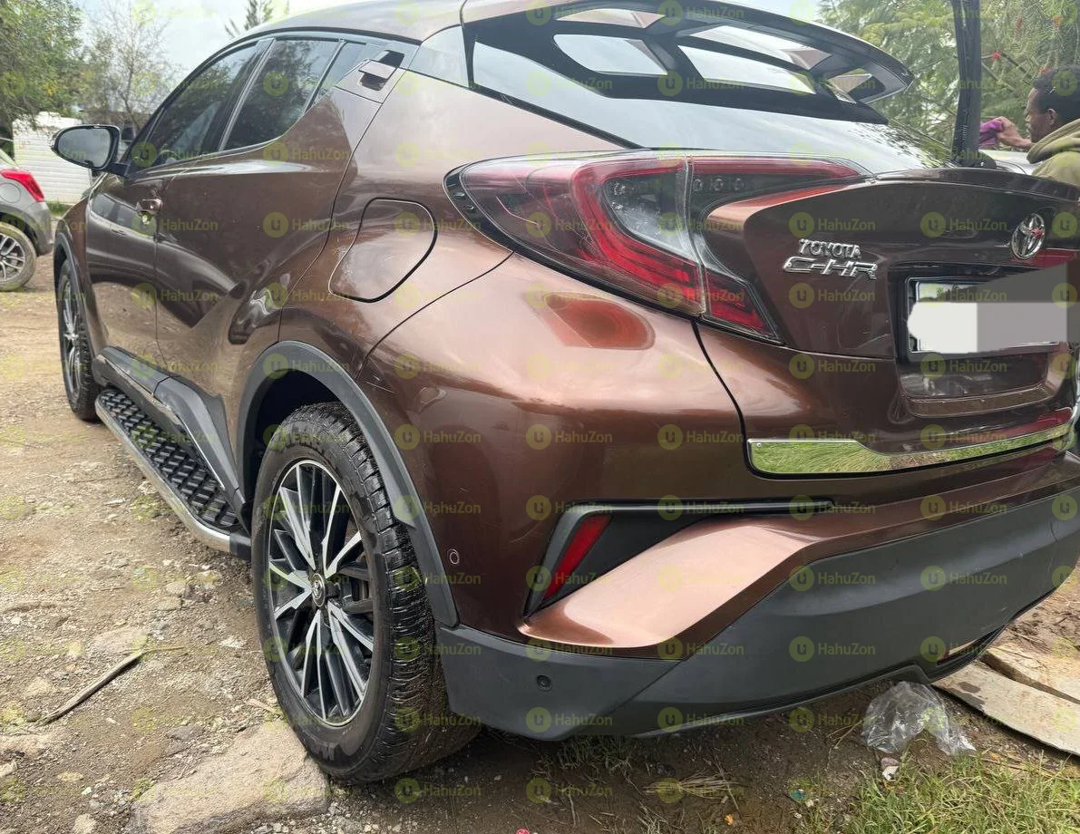 2017 Model-Toyota Ch-R