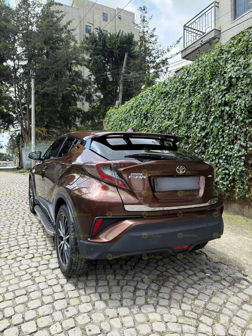 2017 Model-Toyota Ch-R